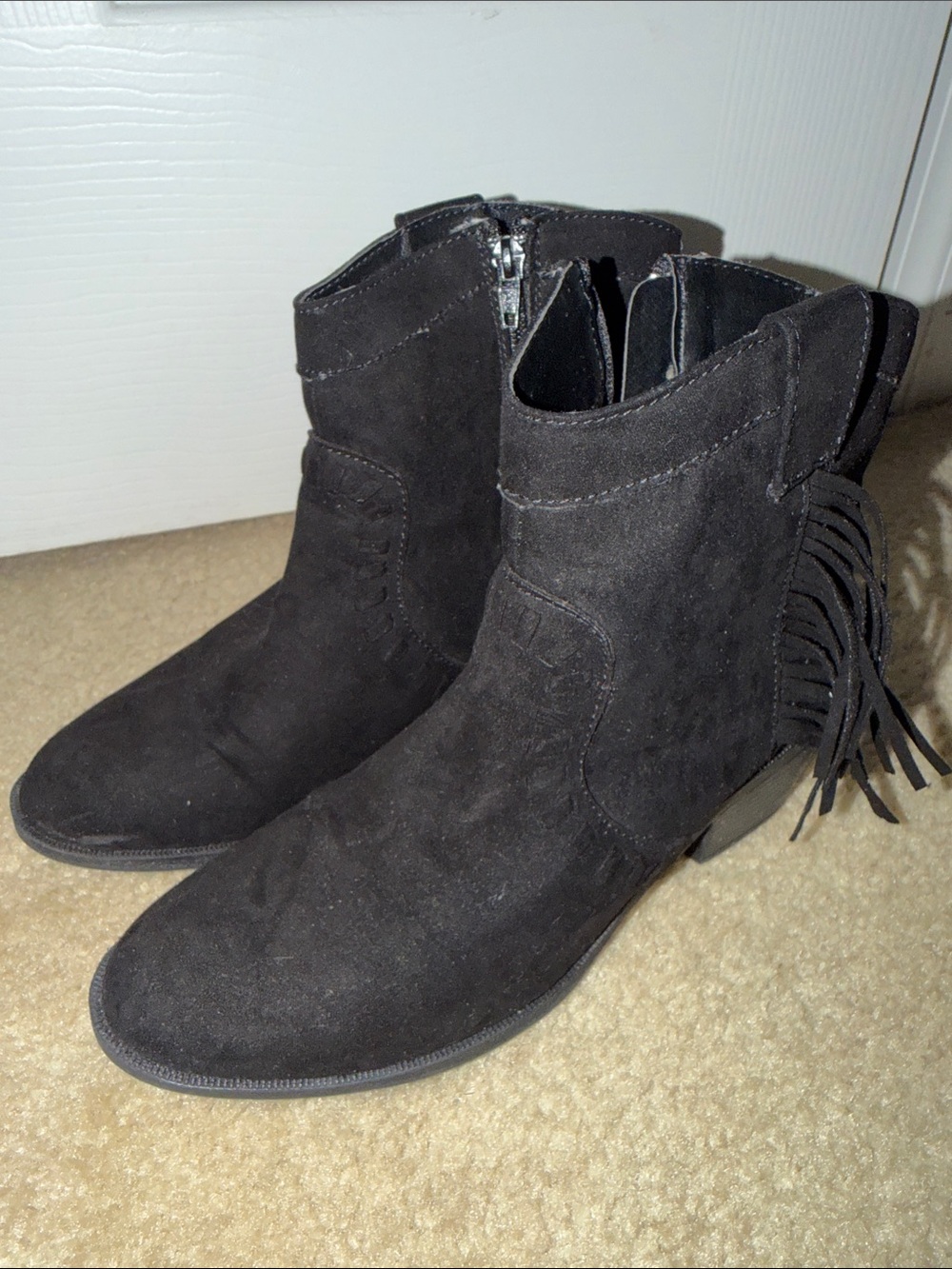Suede Fringe Ankle Boots in Black - Sleek Western-Inspired Bootie